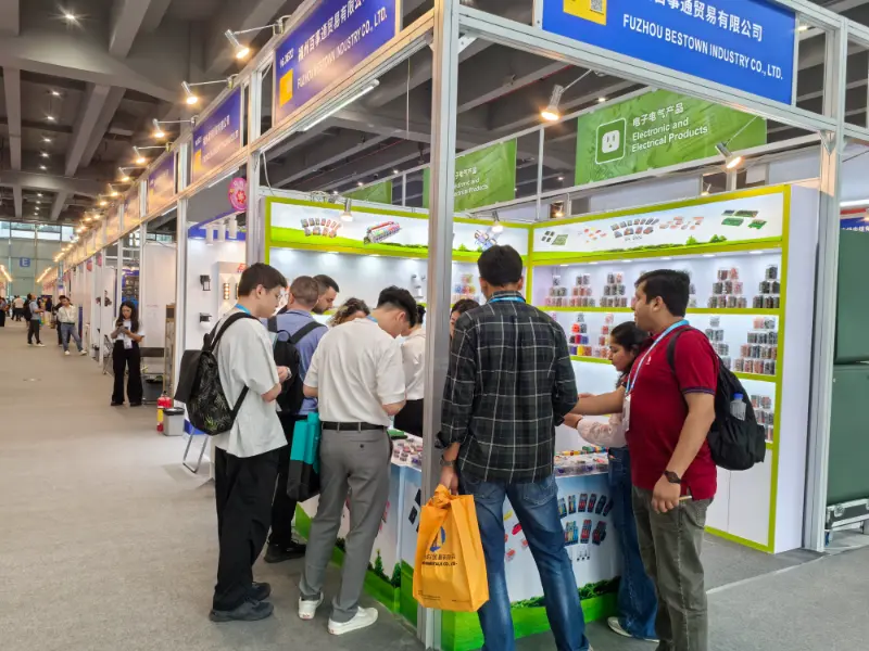 Yueqing Taer Electric 2026 жылғы 1 сәуірдегі кантон жәрмеңкесінде электр сымдарының кеңейтілген шешімдерін көрсетеді